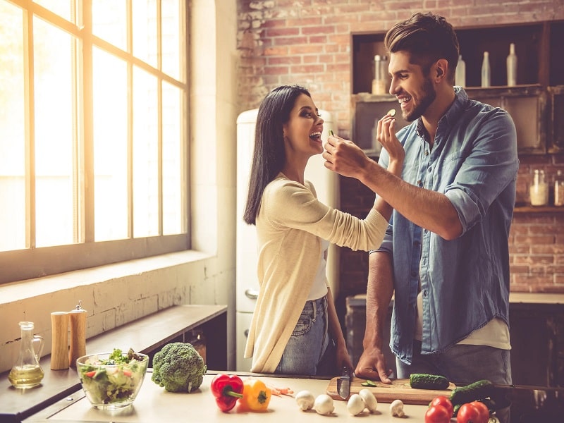 couple having food with love