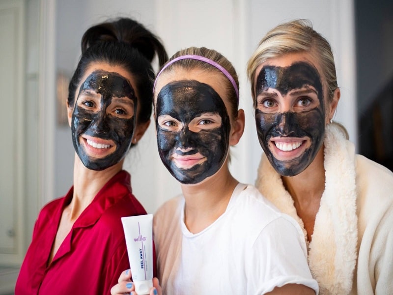 moms n co charcoal face pack review