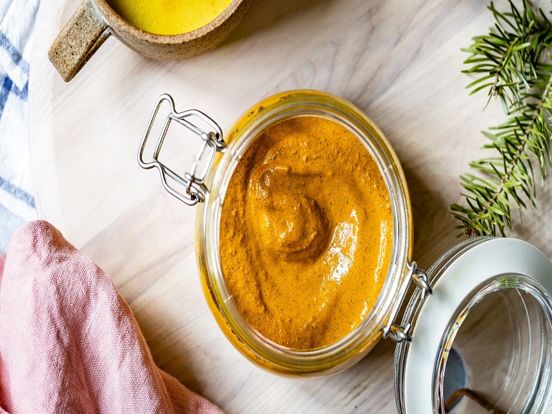 Turmeric paste for wisdom teeth pain